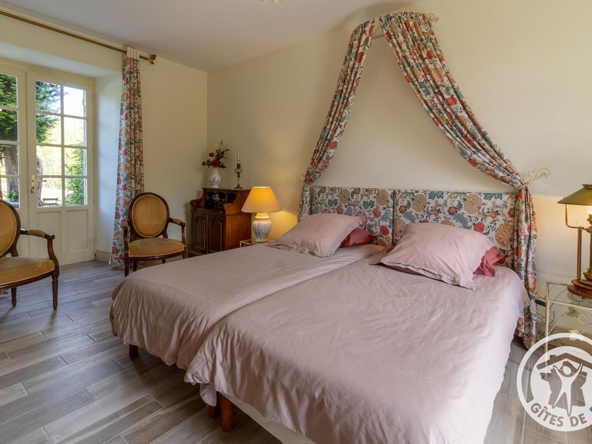 Bed and Breakfast Sejour De Charme Avec Piscine A Saint-Georges-Sur-Layon, Proche De Saumur Et Des Chateaux De La Loire - Fr-1-622-81 Doue-en-Anjou Exterior foto