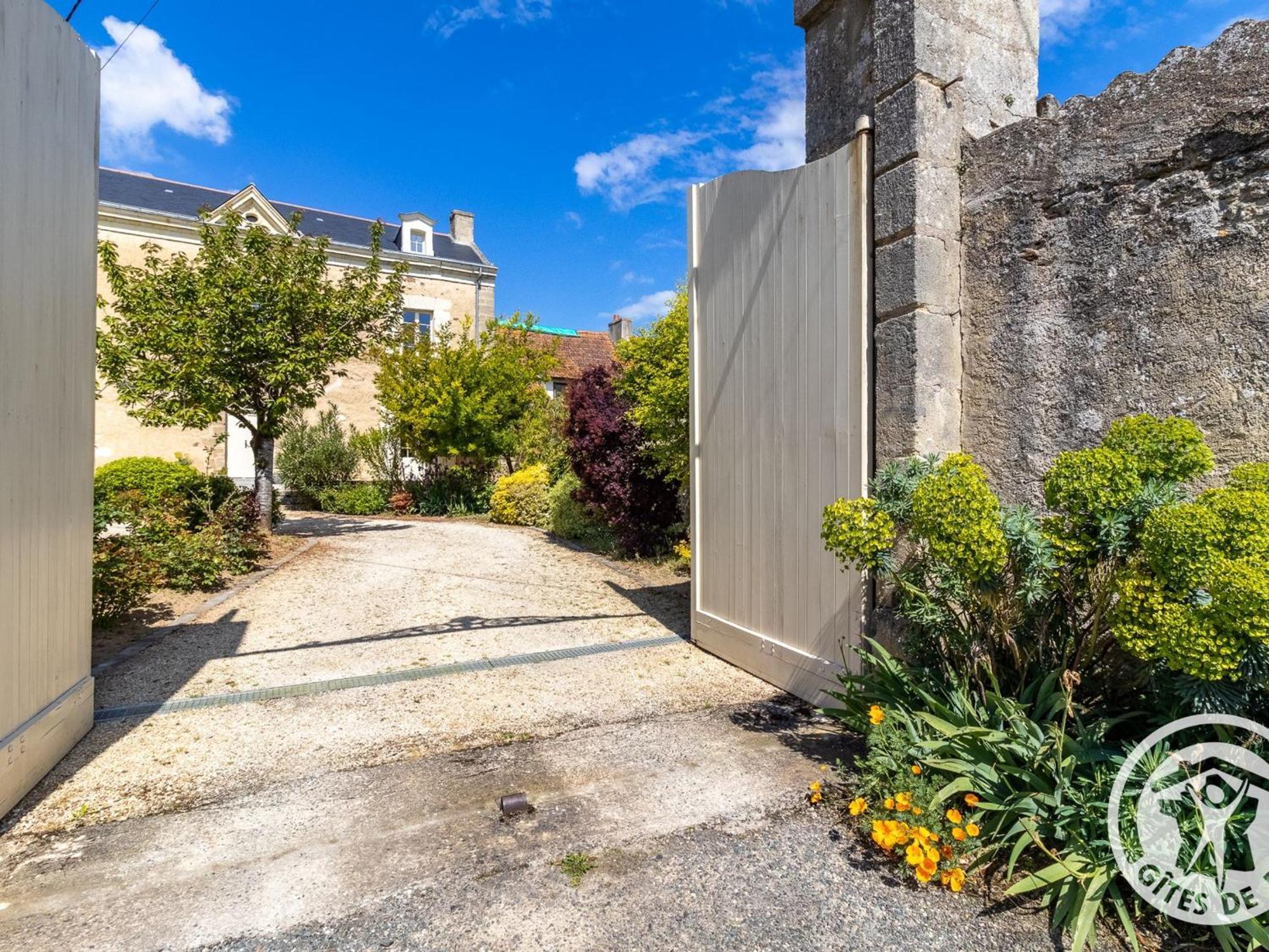 Bed and Breakfast Sejour De Charme Avec Piscine A Saint-Georges-Sur-Layon, Proche De Saumur Et Des Chateaux De La Loire - Fr-1-622-81 Doue-en-Anjou Exterior foto